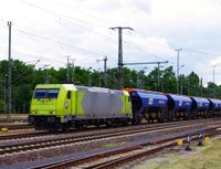 15-185 605 Alpha Train in Saalfeld mit Umleiterzug K+S nach Gerstungen am 11.06.2024